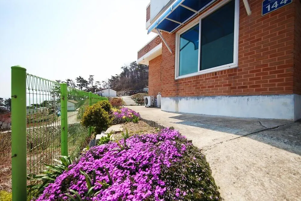 Incheon Ejakdo Haeoreum 인천 이작도해오름 Apartment